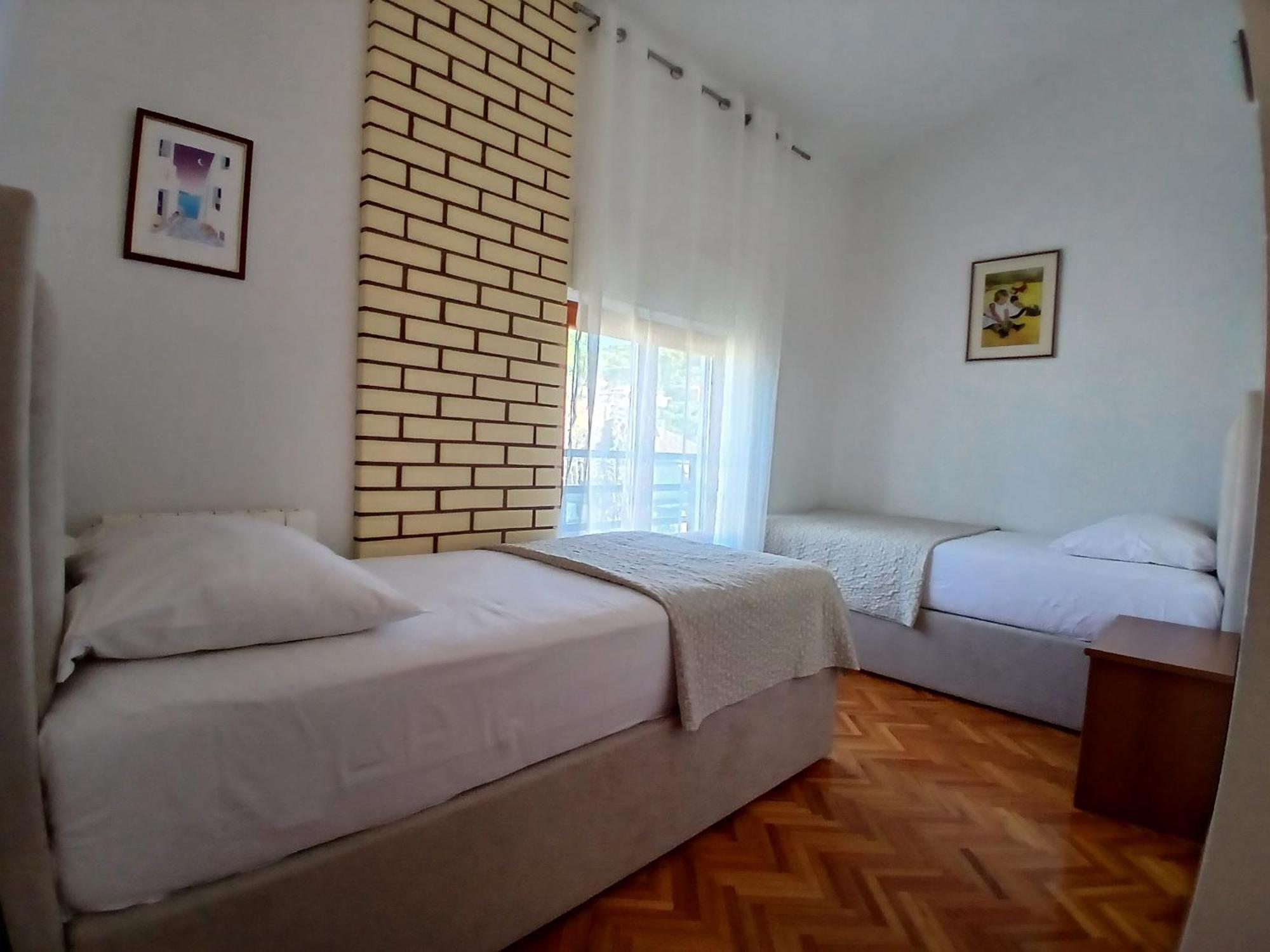 Apartments Villa Eden Preko Esterno foto